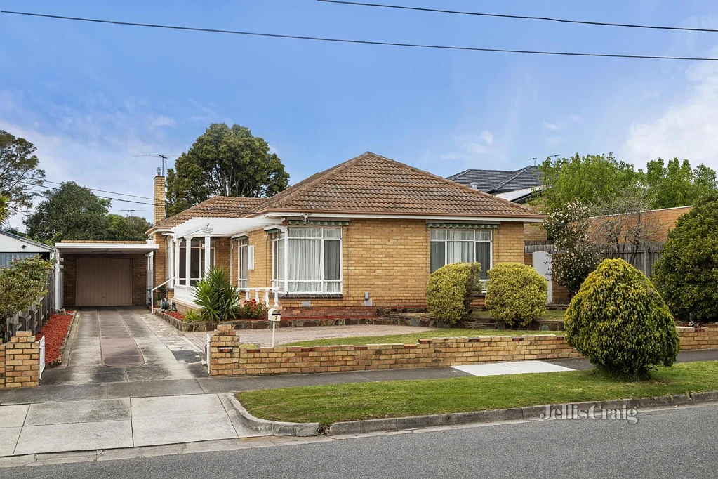 2 St Peters Court, Bentleigh East, VIC 3165