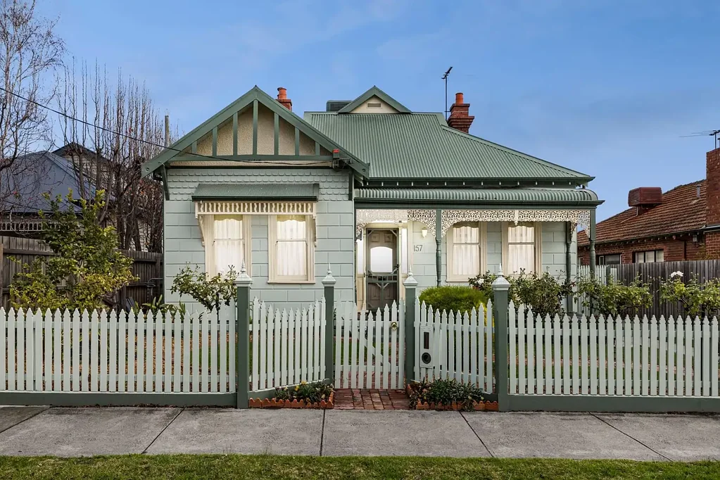 Essendon 4બેડરૂમ Enticing Edwardian In Top Locale