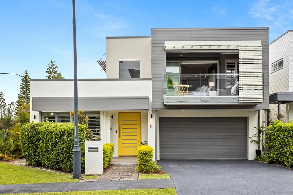 Exceptional Family Living in the Heart of Shell Cove