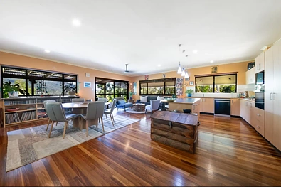 Cannonvale 3침실 Valley Views, Pool, Privacy, Opportunity for Underneath Extension