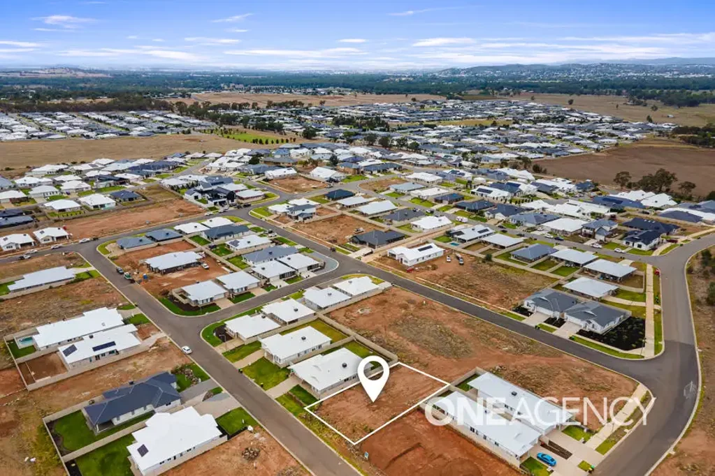4 TOOLEYBUC STREET, Gobbagombalin, NSW 2650