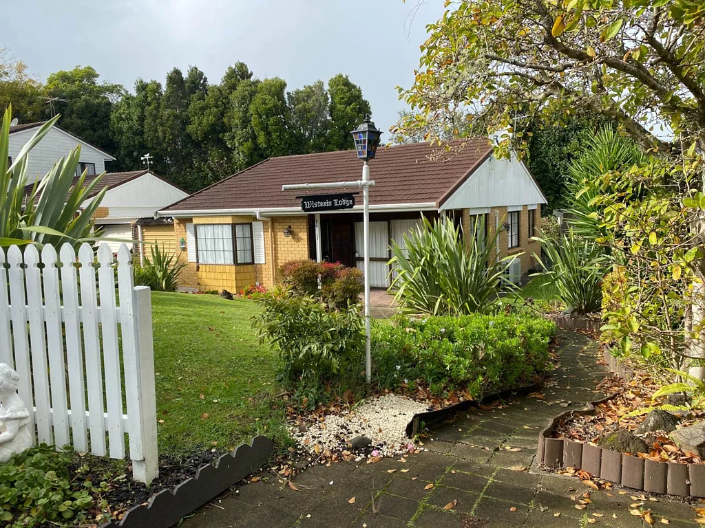 Single level 2 Bedroom + Study in Macleans Zone
