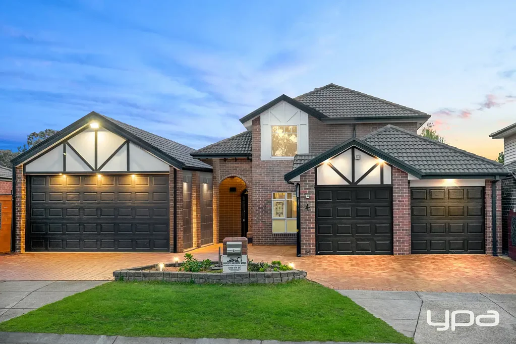 Point Cook 4कमरा Charming Tudor Home in Prestigious Point Cook Pocket !!