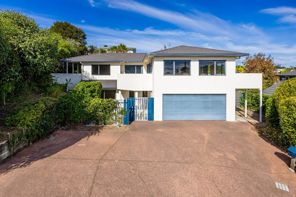 17 Tyrico Close, Unsworth Heights, North Shore City, Auckland
