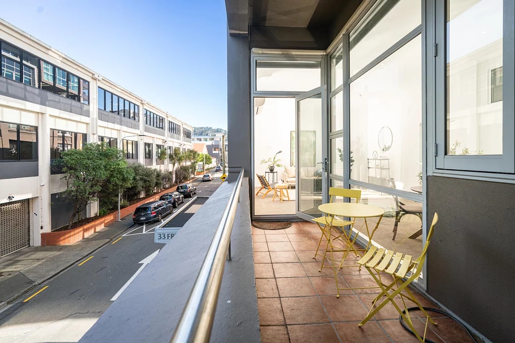 Te Aro 2房  SUNNY CITY LIVING + SECURE CARPARK! | BEO $595,000