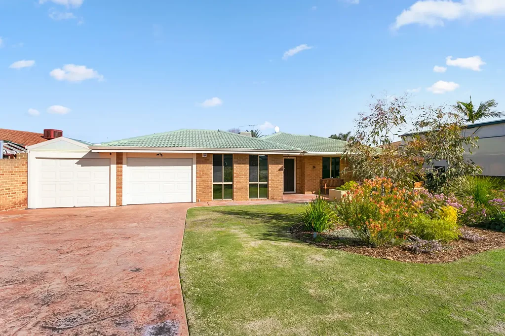 Lake Coogee 5Kwarto Spacious Family Living Just 3km from the Beach