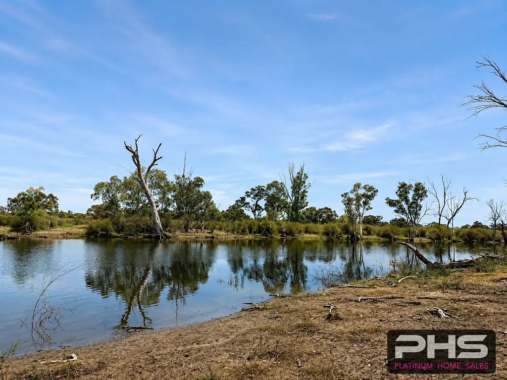 Reedy Lake Secluded Rural Lifestyle with Reedy Lake Views & Creekside Camping