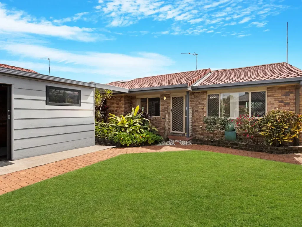 3 Woodland Close, Torquay, QLD 4655