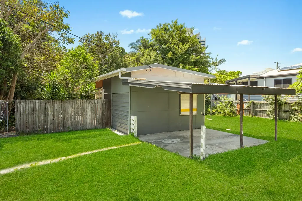 Cozy 3-Bedroom Home in Quiet Labrador Location