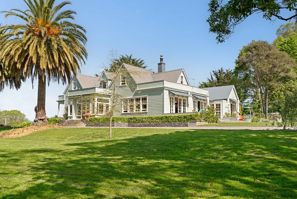 Martinborough  GLENDOWER — HISTORY WITH HORIZONS
