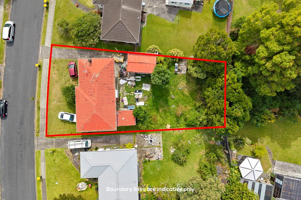 Pakuranga Heights 3房 701㎡全幅地，MHS潜力分区，翻新、土地银行或开发由你定义！ Big Land. Bigger Possibilities.