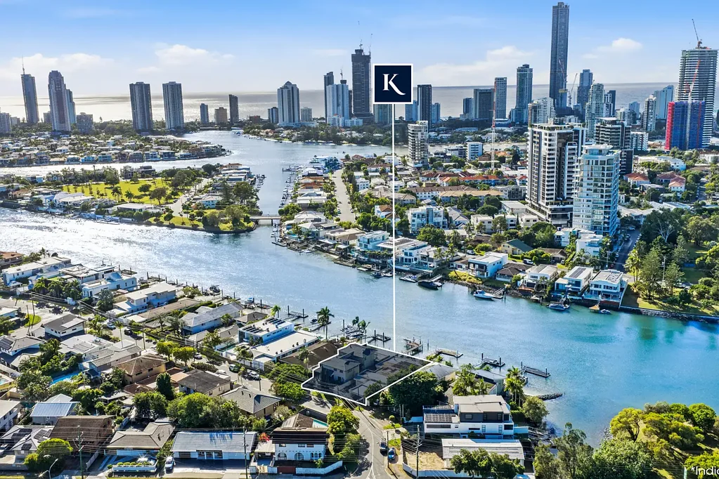 Southport 8침실 Landmark Main River Opportunity: Dual Blocks | Skyline Views | Lucrative Potential