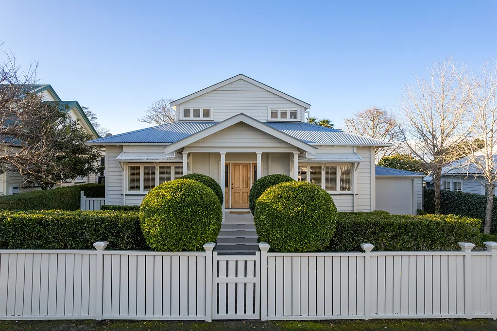Northcote Point 3ਬੈੱਡਰੂਮ Elevated family living, heritage and views