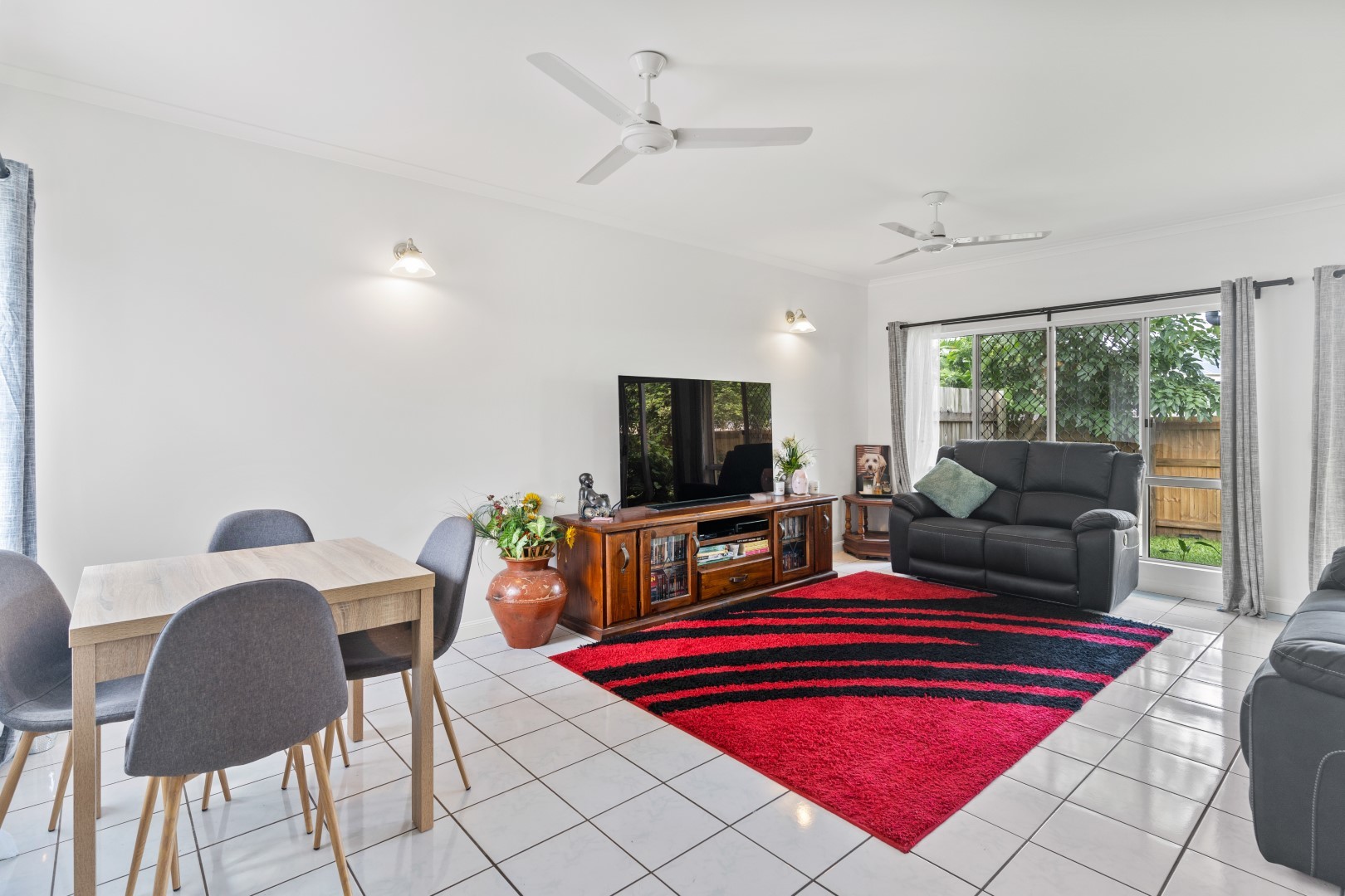 UNIT 51 5-15 MCGREGOR ST, MOOROOBOOL QLD 4870, 0 rūma, 0 rūma horoi, House