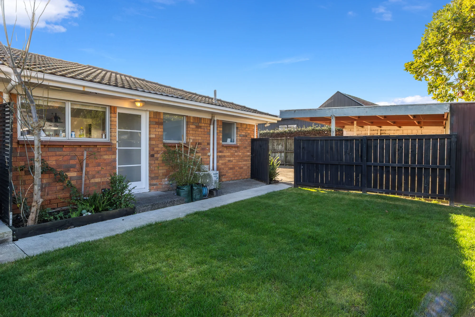 Mount Wellington 2Habitaciones Solid Single-Level Brick Winner!