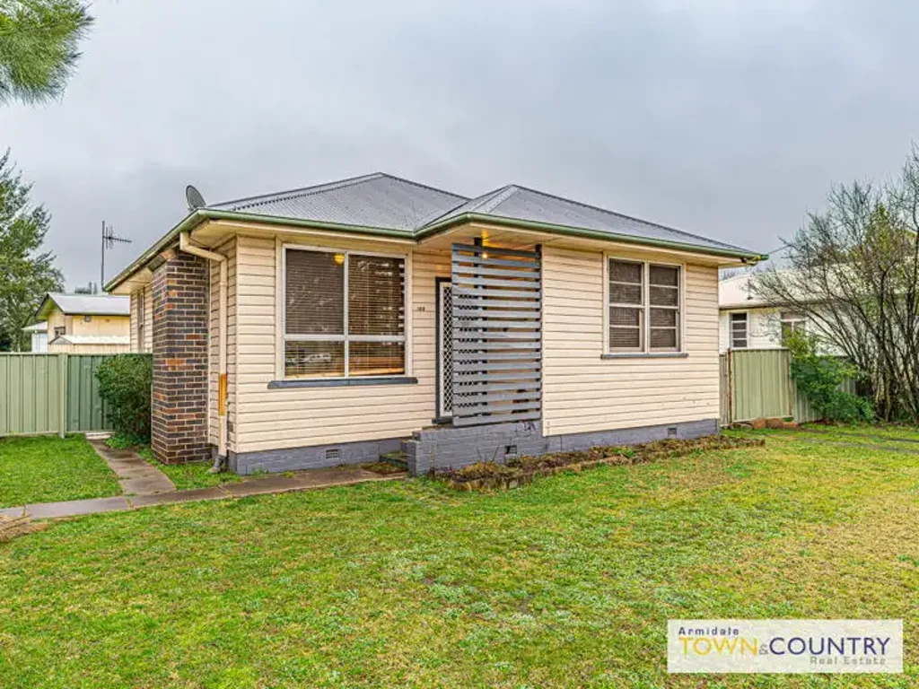 Armidale 3ਬੈੱਡਰੂਮ 168 Canambe Street, Armidale