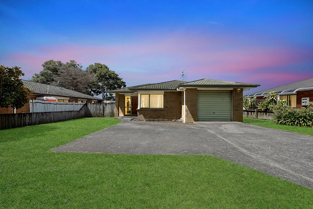 Flat Bush 3Moenga SOLID FAMILY HOME!