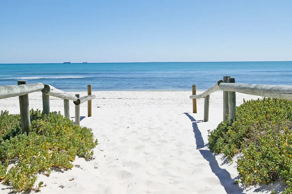 BEACH LIVING!