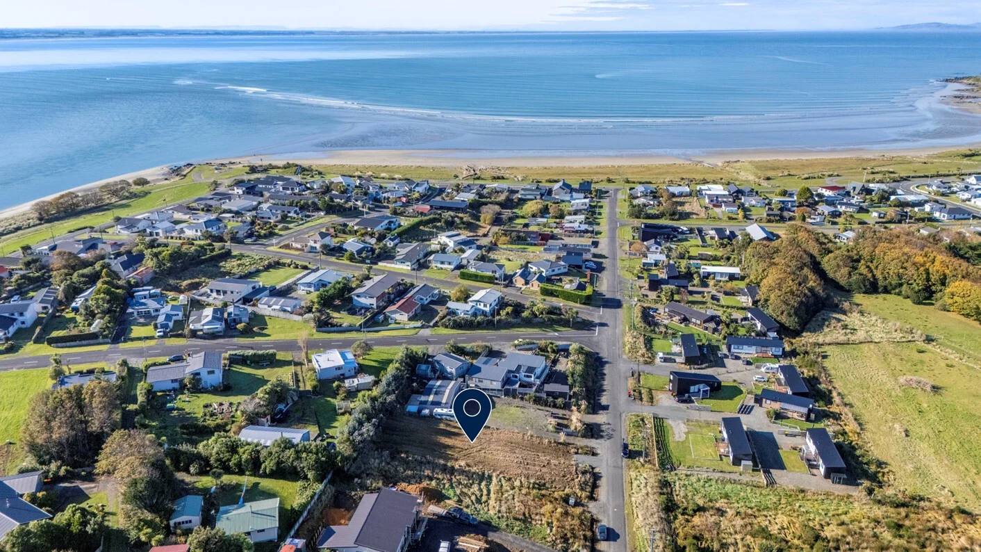 Riverton & Surrounds Sections with sea views