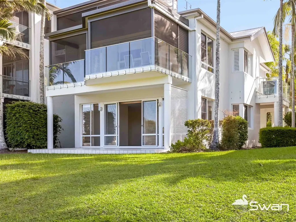 Hope Island 2غرفة نوم Golf Course Living in Prestigious Sanctuary Cove