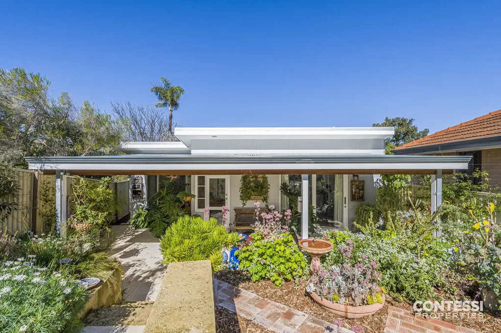 Hamilton Hill 3 Slaapkamer Modern, Warm and Effortlessly Livable
