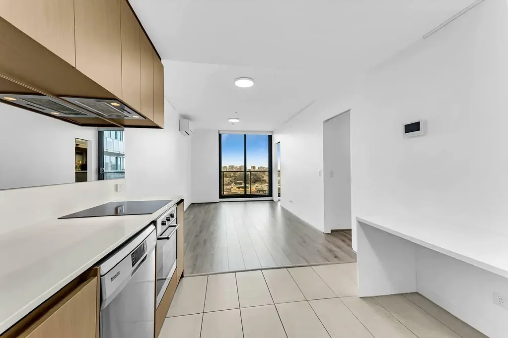 Prahran 2部屋 Step out into sunshine. Step home into sunsets. Step upstairs to rooftop BBQs.