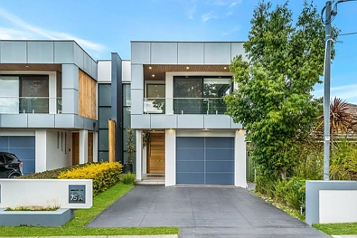 75A Tompson Road, Panania, NSW 2213, 5 rūma, 3 rūma horoi, Apartment