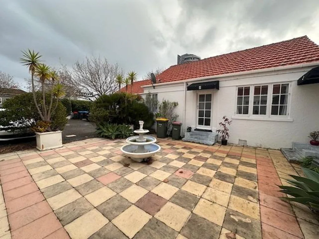 Charming 2 bed unit