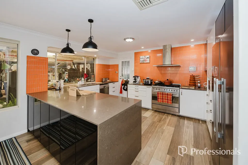 5 Drevon Place, Marangaroo, WA 6064