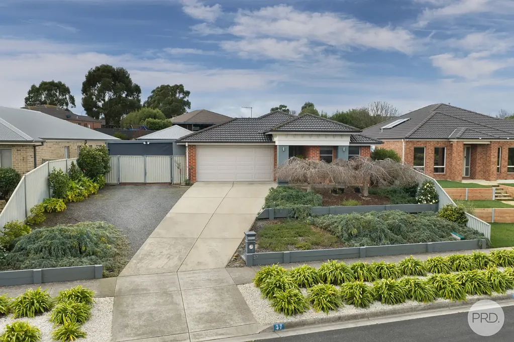 Delacombe 4Moenga Spacious Family Living with a Peaceful Outlook & Exceptional Side Access