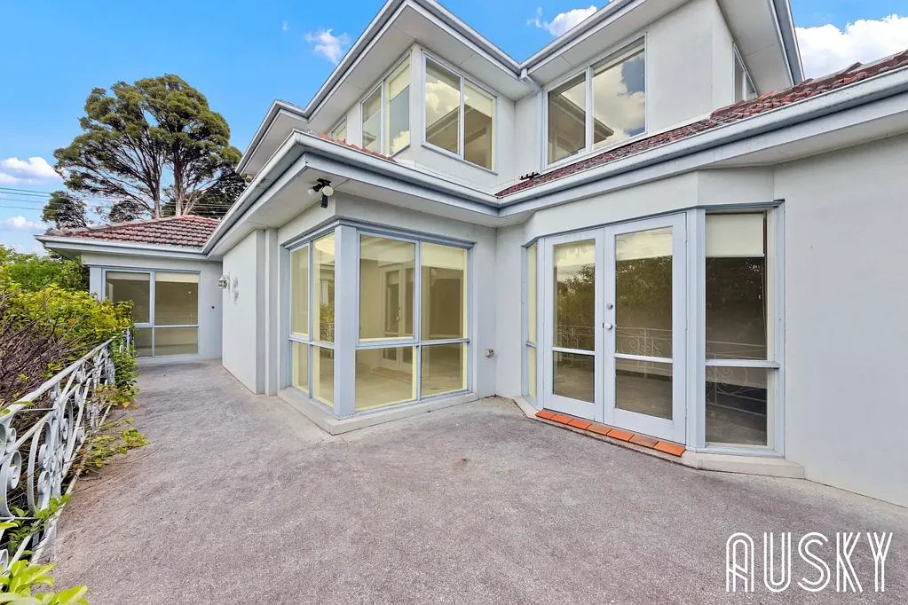 Family-Sized Corner Site in the Balwyn High Zone