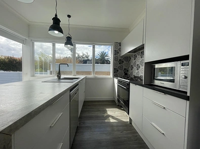 Spacious, Renovated & Full of Character - 6 Bed, 3 Bath in Mt Wellington