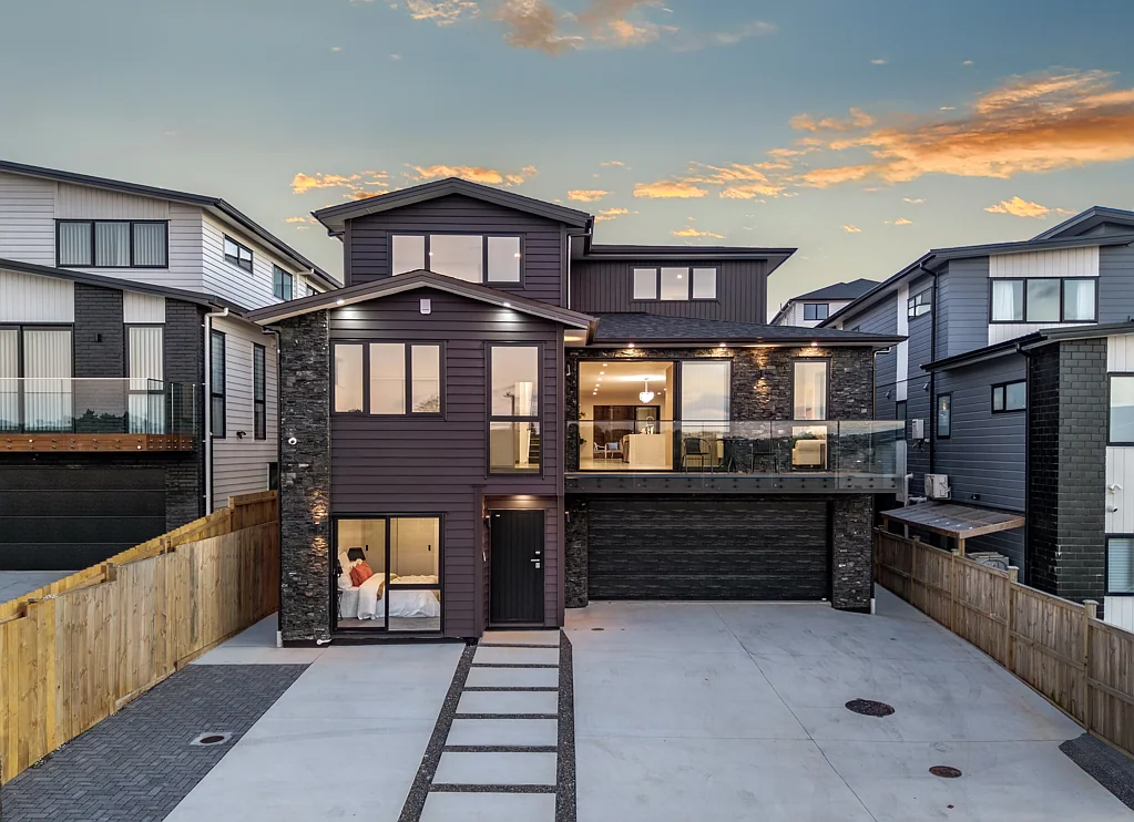 16 Grand Ridge Avenue, Flat Bush, Manukau City, Auckland