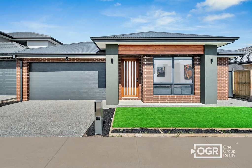 Fraser Rise 4Phòng ngủ Brand New | Luxury, Comfort, and Style - All in One Address in Fraser Rise VIC 3336