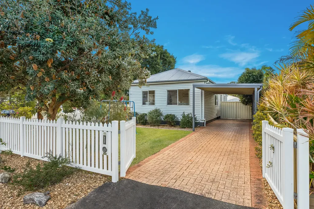 Umina Beach 3 Slaapkamer Charming Beach Cottage in a Prime Coastal Location.