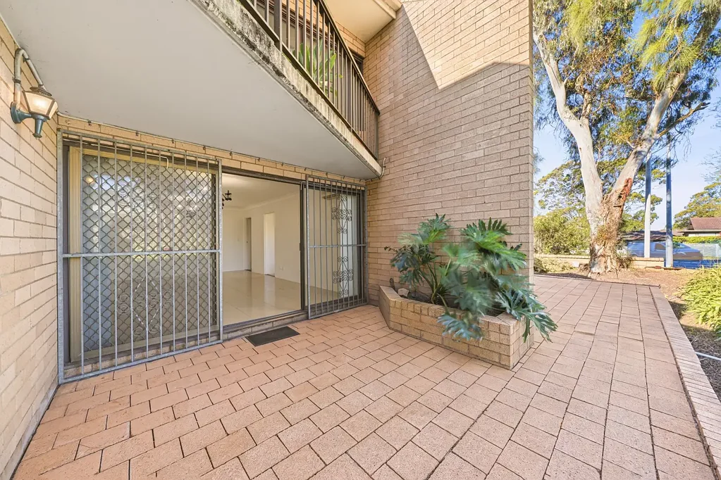 Ryde 2房 最近翻新，宽敞庭院公寓 | 位于极其便利位置的精品小区 Recently refreshed, spacious courtyard apartment | Boutique complex in super convenient location