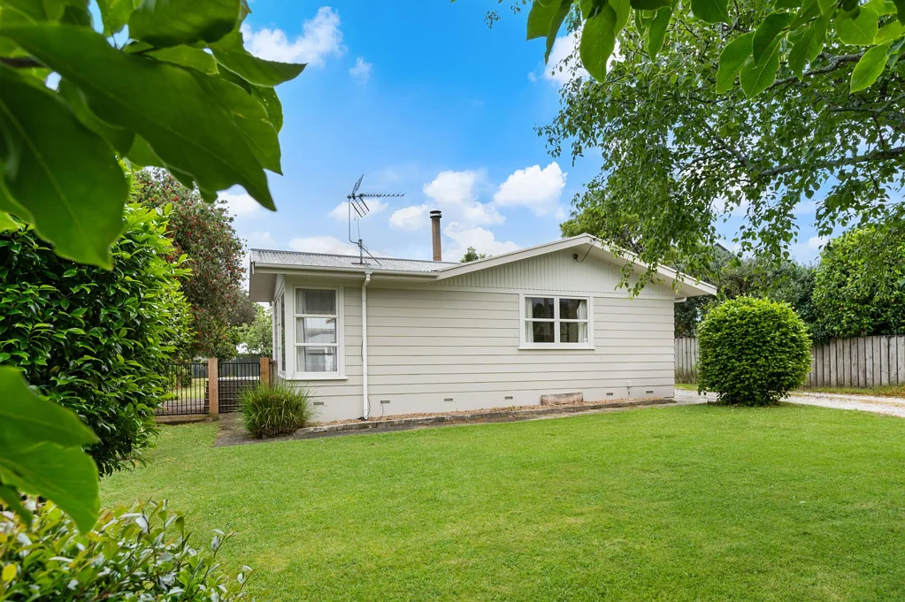 Quiet Living with Plenty of Outdoor Space