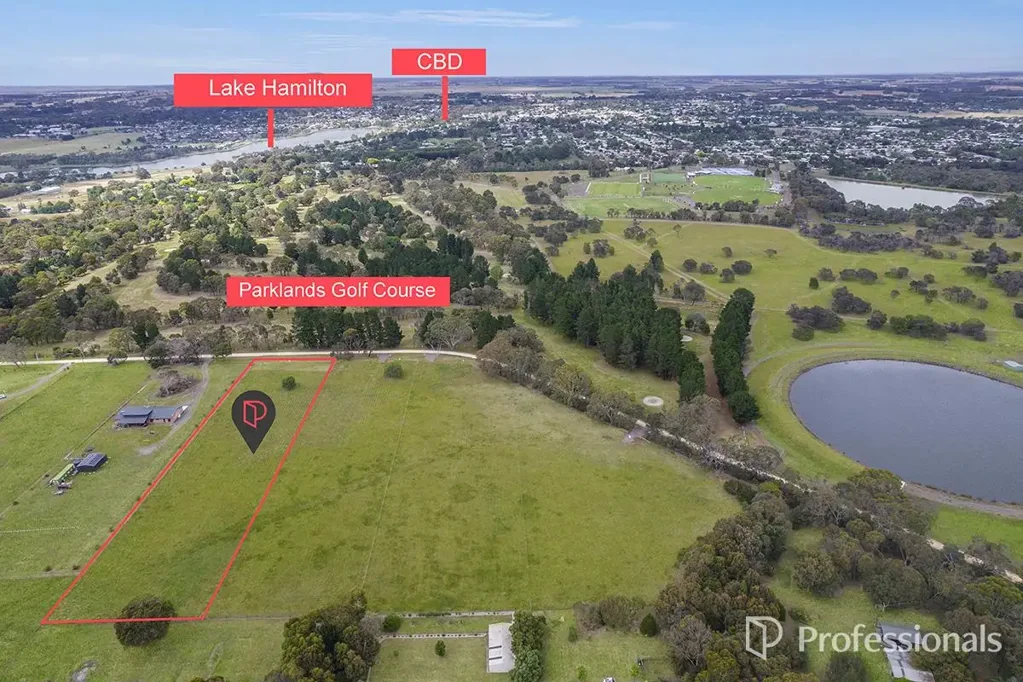 Hamilton A SPACIOUS 2.47 ACRE PARCEL OF LAND OFFERING ENDLESS POTENTIAL