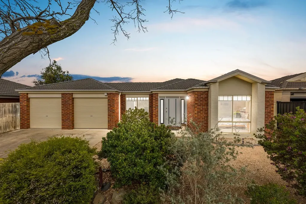 13 Sunrise Drive, Hillside, VIC 3037