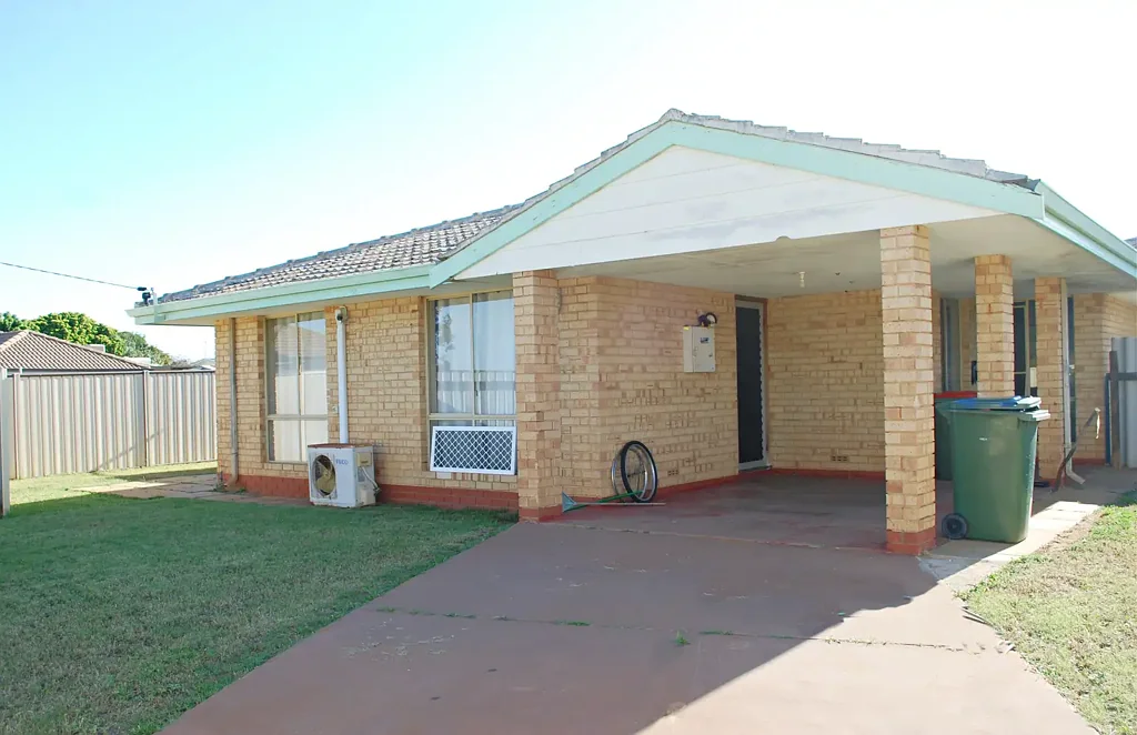 290C Sixth Street, Wonthella, WA 6530