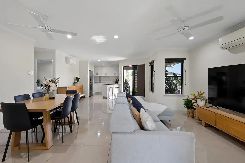 18 Salisbury Place, Ooralea, QLD 4740