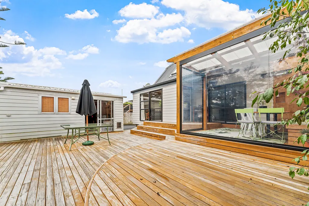 Stanmore Bay 3房  First Home Freedom or Investor Alert - Act Fast!