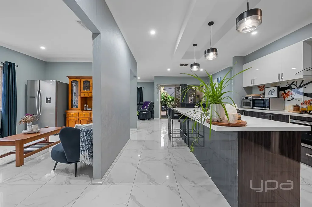 Brookfield 4房 位于备受欢迎的Brookfield区域的宽敞家庭住宅 SPACIOUS FAMILY LIVING IN A SOUGHT-AFTER BROOKFIELD LOCATION