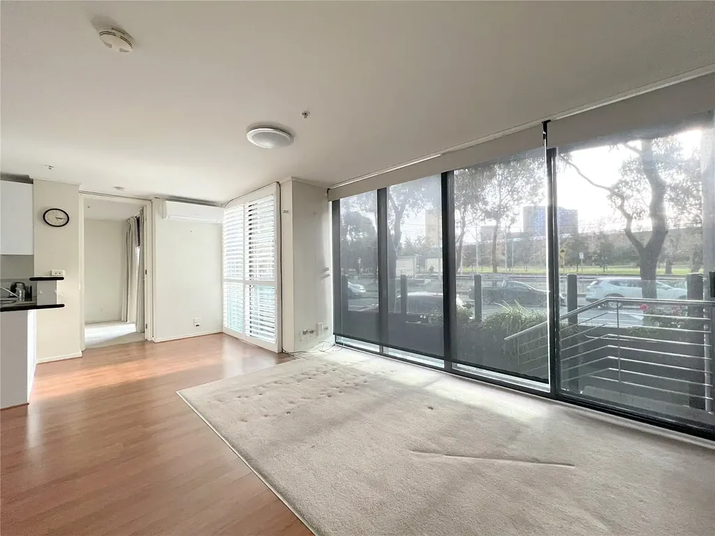 Unfurnished 1 bedroom apartment
