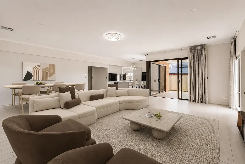 Caversham 5房  Sophisticated family living with a tone of extras