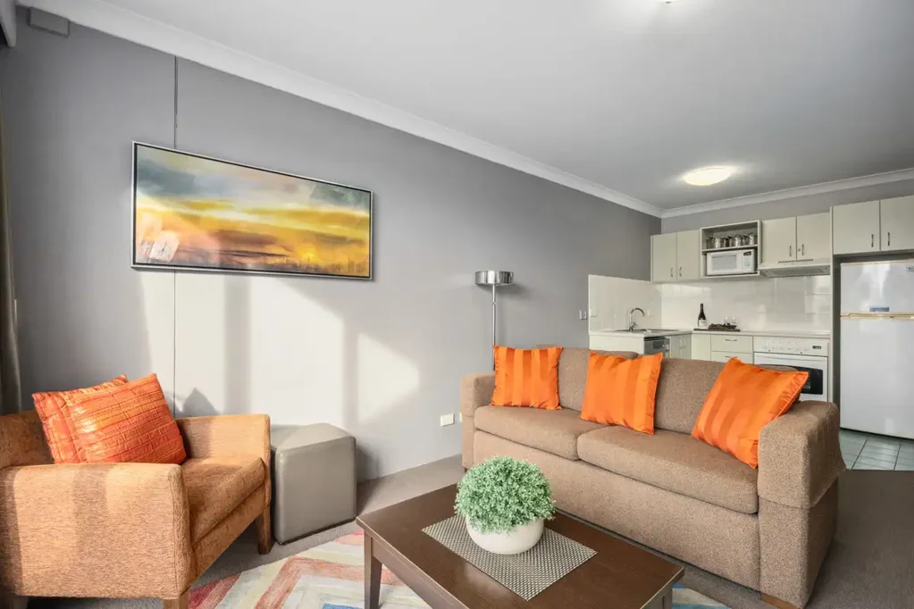 Summer Lease - $350/week Including Electricity & Water