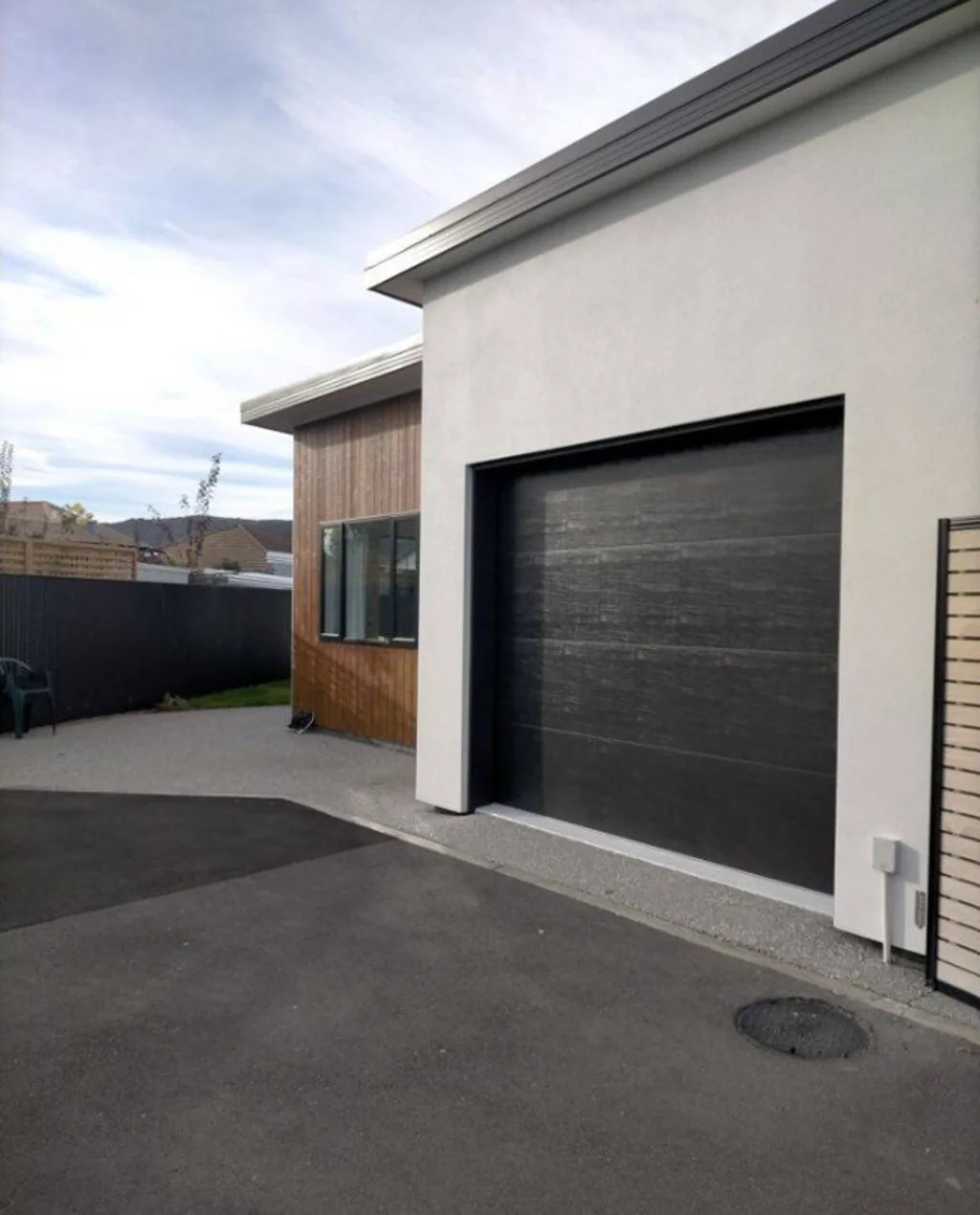 CENTRAL, STYLISH & LOW MAINTENANCE LIVING