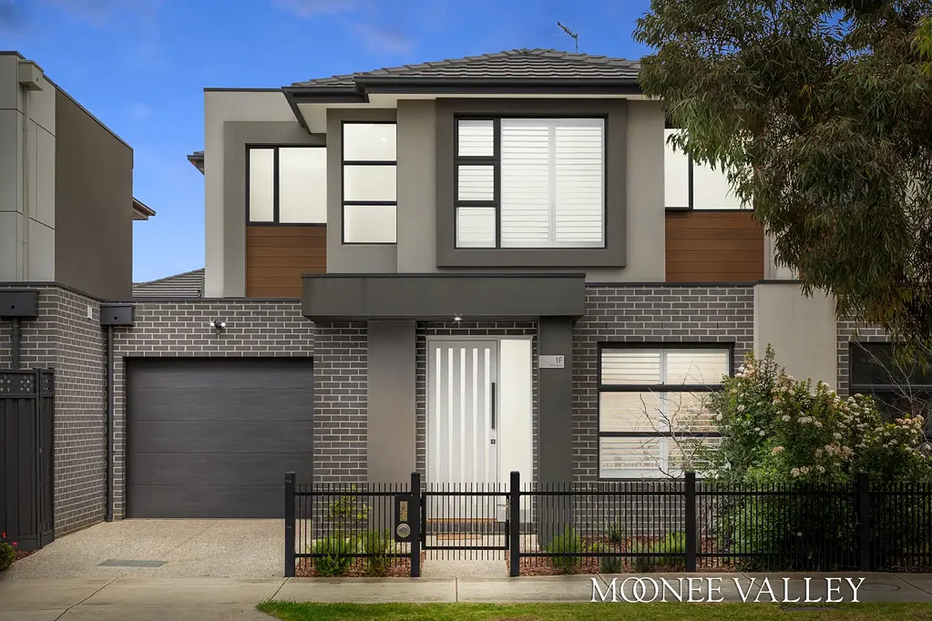 Avondale Heights 3 Bedroom SIMPLY PERFECT!