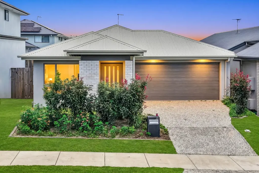 White Rock 4 Slaapkamer Fresh Family Living with Strong Investment Appeal
