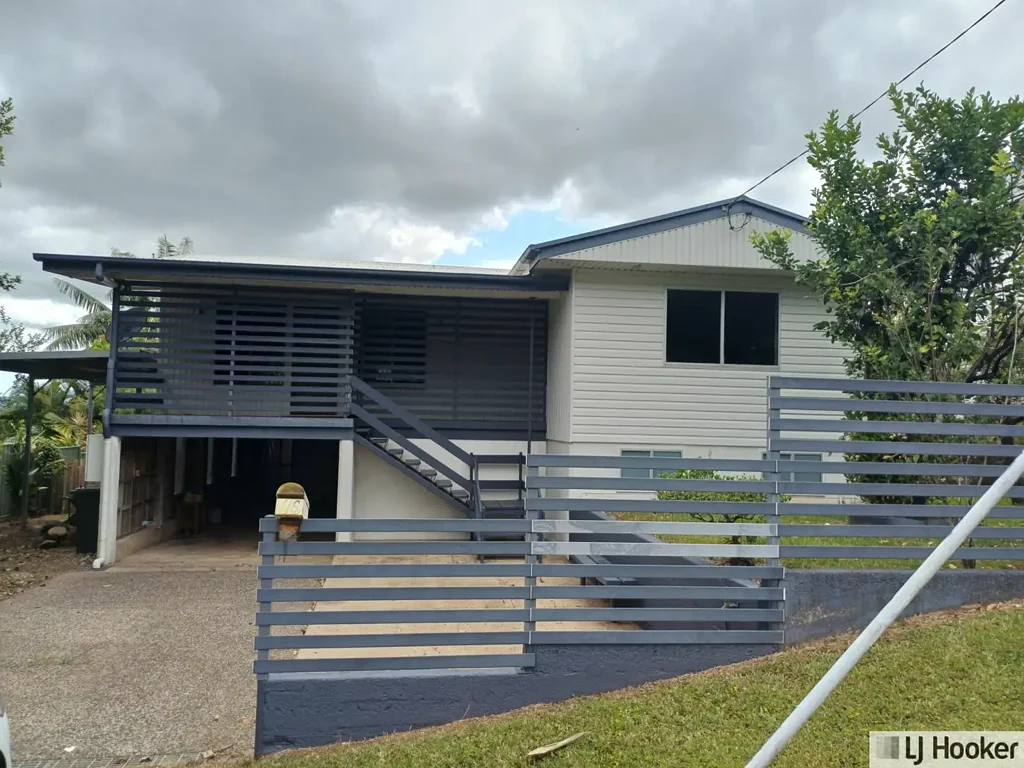 Tully 3 Bedroom Charming Queenslander Home in quiet Cul-De-Sac in Tully